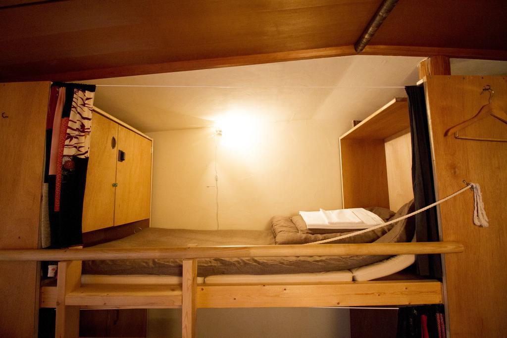 Roku Hostel Hiroshima Esterno foto